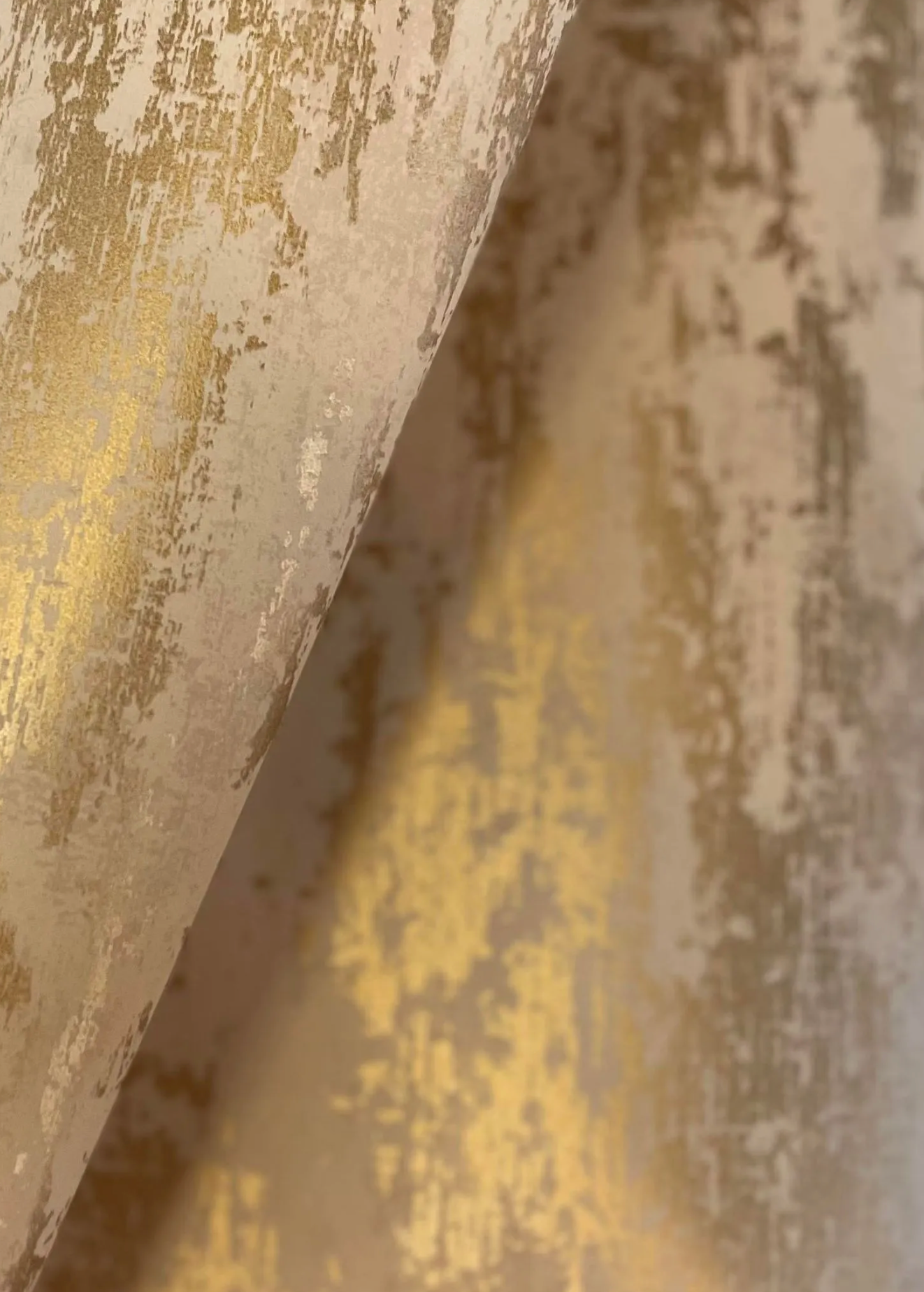 Mottled Metallic Gold on Taupe